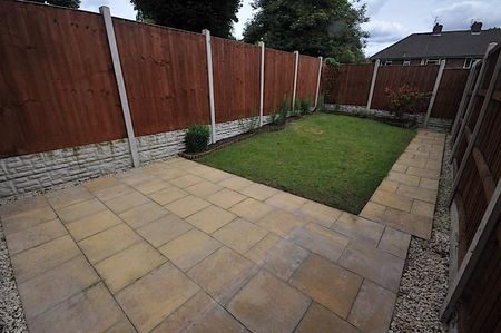 2 bedroom semi-detached house to rent - Photo 2