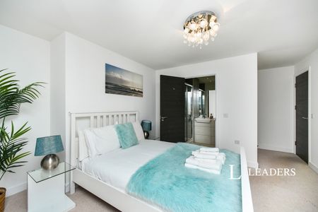2 bedroom apartment to rent The Boardwalk, Brighton Marina Village, Brighton, East Sussex, BN2 - Photo 3