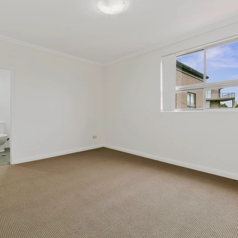 2Bedrooms, 2Bathrooms - Photo 1