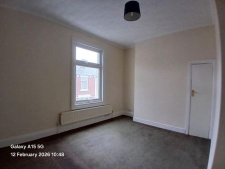 3 bedroom terraced house to rent - Photo 3