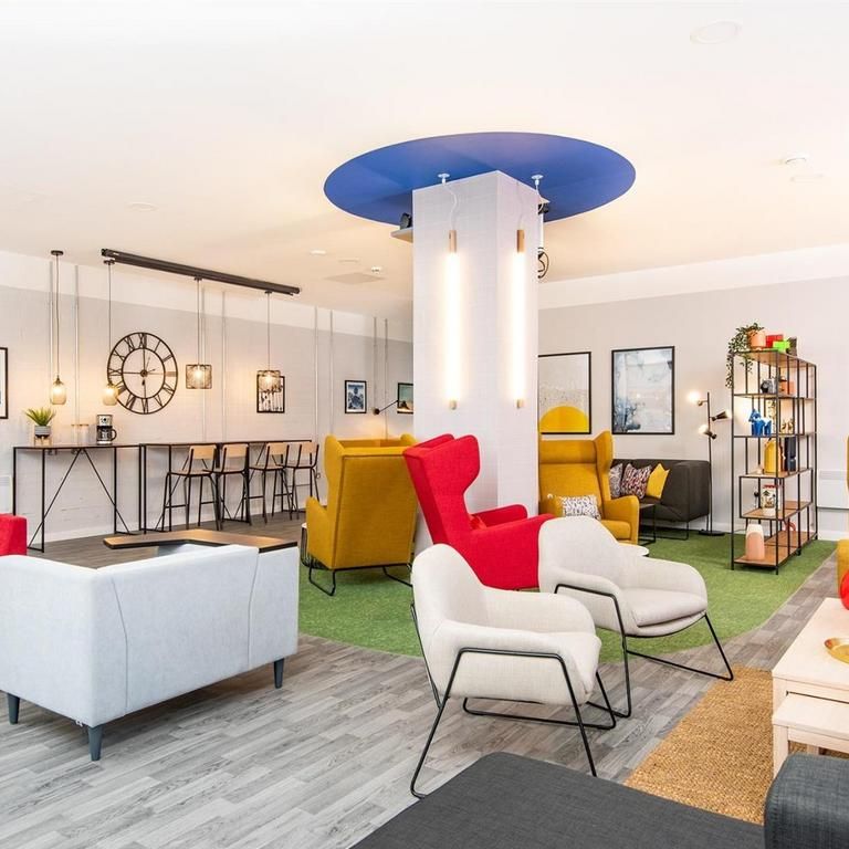 1 bedroom in a flat share to rent - Photo 1