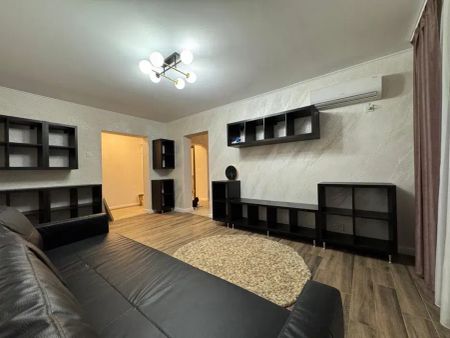Apartament 3 Camere Decomandat, Ultracentral – 3 Minute de Palas Mall - Fotografie 2