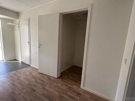 Östra Kaserngatan 5 AQ - Foto 2