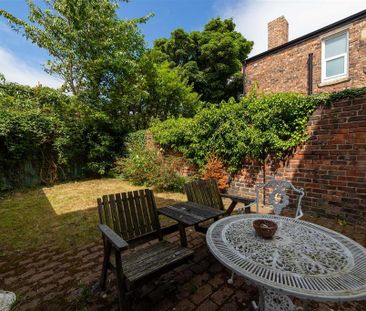 6 bedroom semi-detached house to rent - Photo 2