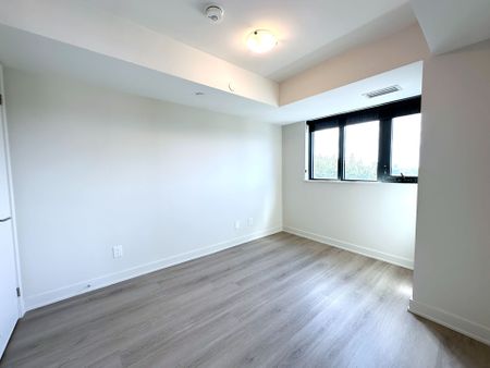 For Lease - 3385 Dundas Street Unit# 608, Toronto, Ontario - Photo 2