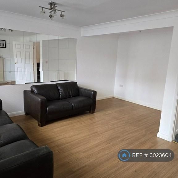 4 bedroom terraced house to rent - Photo 1