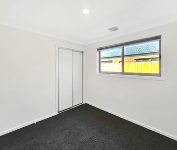 Conveniently located 3 bedroom Home - Photo 4