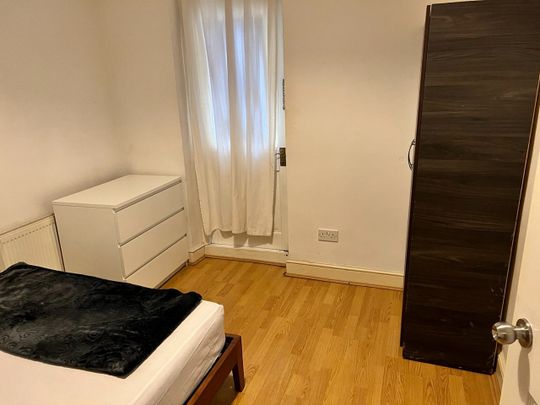 Room in a Shared House, Shirley Road, E15 - Photo 1