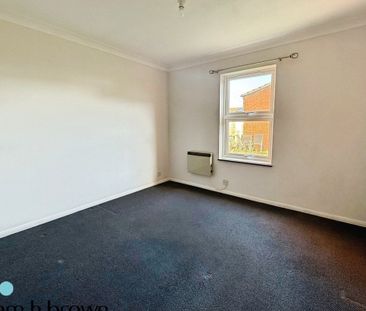 Water Lane, Purfleet - Photo 6