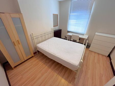 4 bedroom terraced house to rent - Photo 2