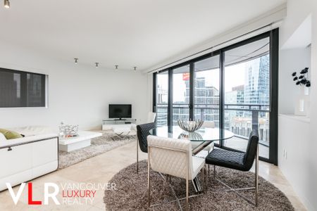 Condo in Downtown Vancouver, BC - Photo 3