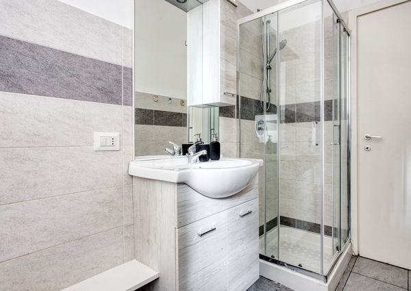 Magnificent single room with balcony in Via Maniago