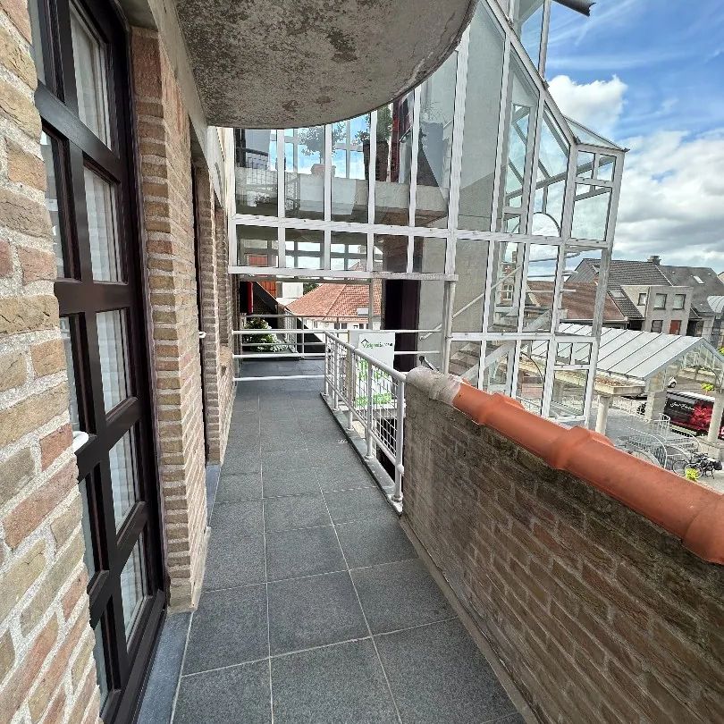 Gezellig 1-slaapkamer appartement met 2 terrassen in hartje Koekelare - Photo 1
