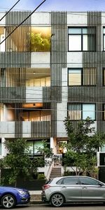 Luxurious One-Bedroom Apartment with Private Entrance - Photo 3