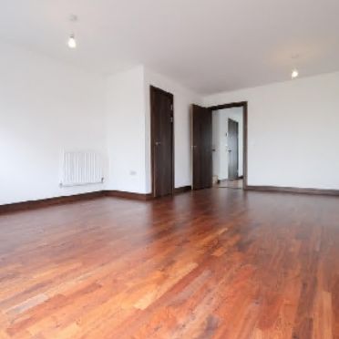 4 bedroom property to rent - Photo 1