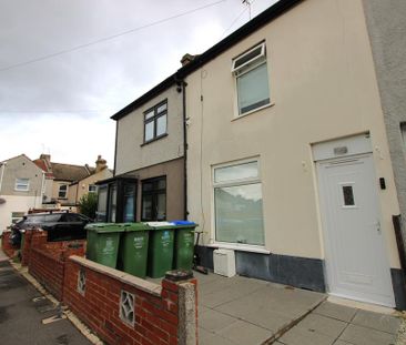 3 bedroom terraced house to rent - Photo 6