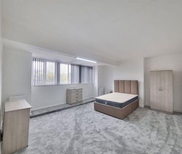 5 bedroom apartment to rent - Photo 3