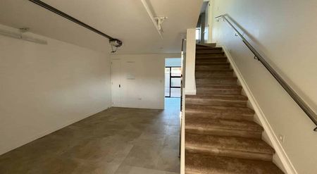 Brand New, Modern & Stylish Townhouse! - Photo 4