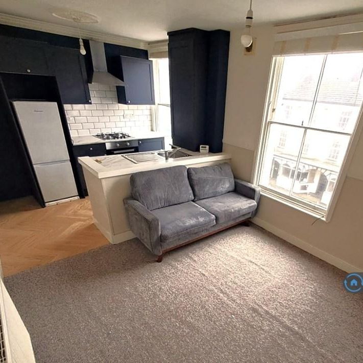 1 bedroom flat to rent - Photo 1