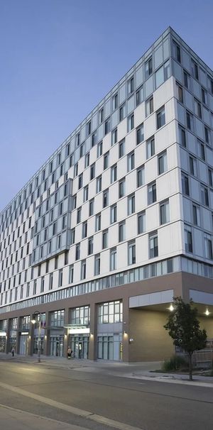 100 Bond Street East Prism - Photo 1