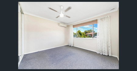 Tidy 3 Bedroom Home, Great Location! - Photo 2