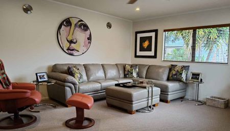 Modern & Funky Split-Level Home - Photo 5