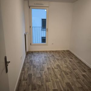 location Appartement T3 DE 60.55m² À MANTES LA VILLE - Photo 2