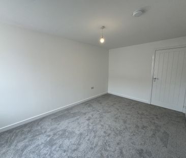 Blumenthal Close, Corby, Weldon - Photo 2