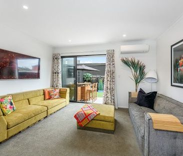 Easy living in the heart of Long Bay - Photo 5
