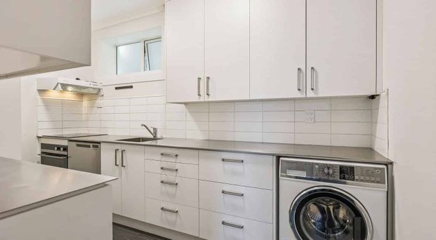 Quiet, Private, Central 2 bedroom home - Photo 1