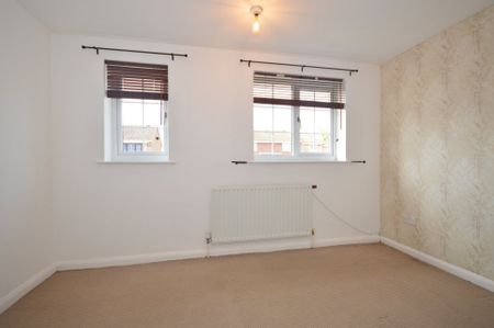 Freesland Rise, Whittleford, Nuneaton, Warwickshire, CV10 9QF - Photo 4