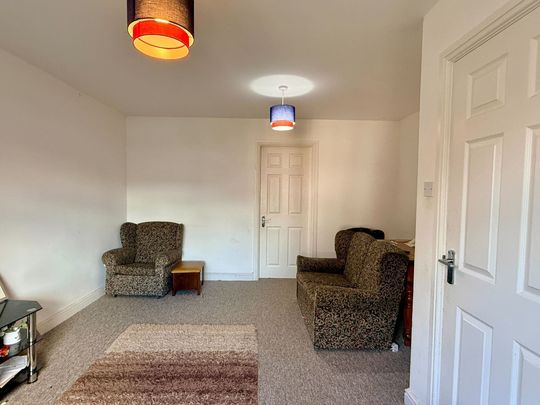 Barrington Close, Taunton - Photo 1