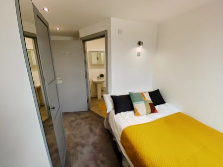 Ensuite - Photo 2