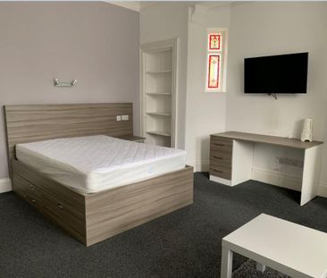 Studio to rent - Photo 2