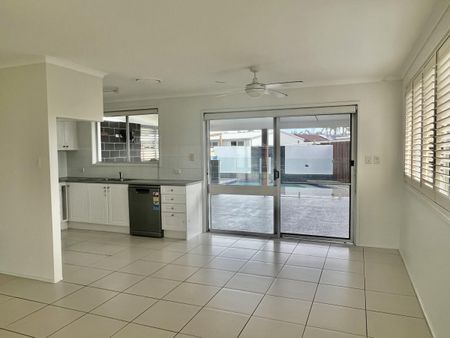 Renovated Coastal Home with Pool & Entertaining Area - Just 350m to the Beach! - Photo 5