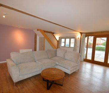 2 bedroom detached house to rent - Photo 2