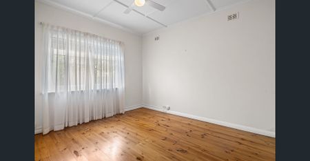 Beautiful Character Home in Prestige Suburb! - Photo 5