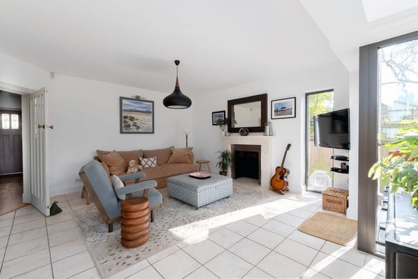 5 bedroom detached house to rent - Photo 1