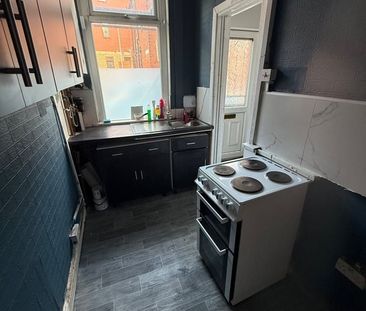 3 Bed Terraced House, Woodview St, LS11 - Photo 3