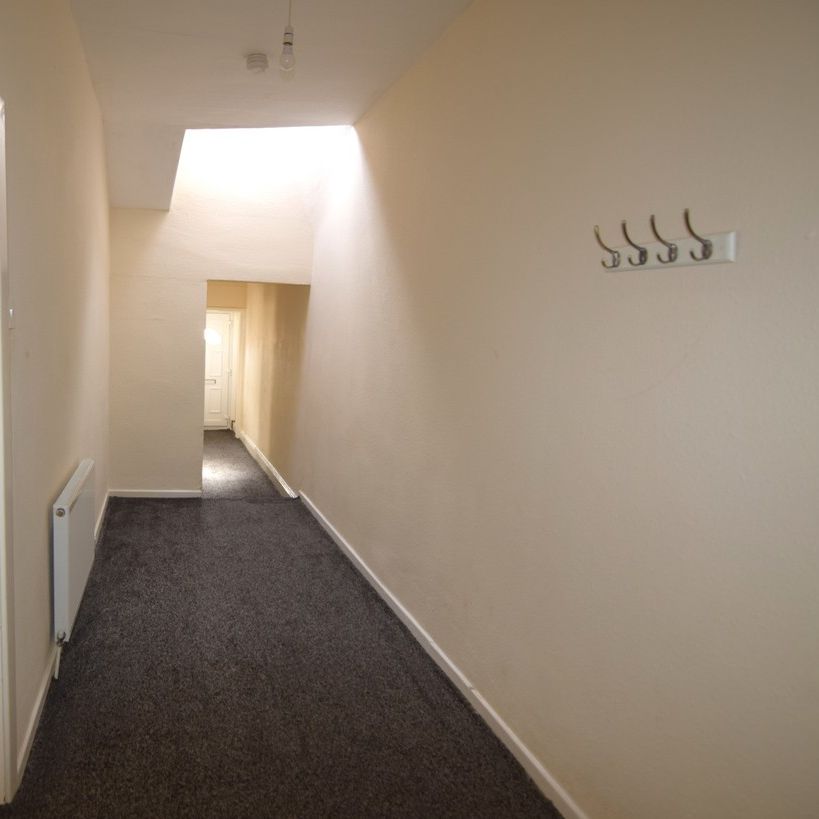 To Let 2 Bed Apartment - Photo 1