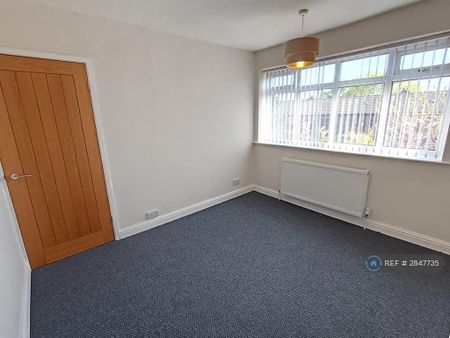 3 bedroom semi-detached house to rent - Photo 3