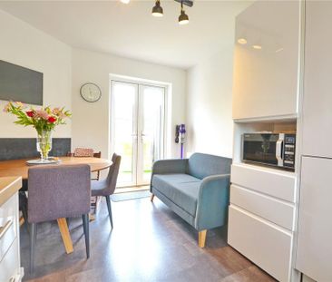 4 bedroom semi-detached house to rent - Photo 3