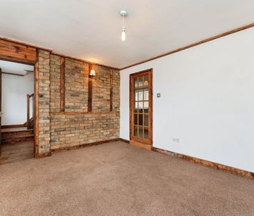 High Street - Photo 2