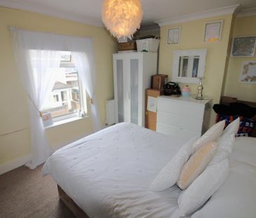 3 bedroom terraced house to rent - Photo 6
