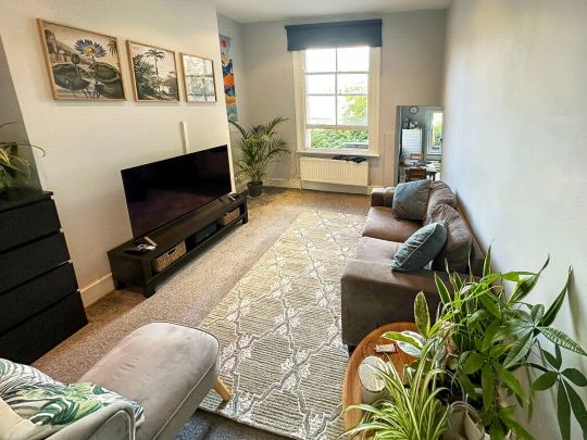 1 Bedroom Apartment - Photo 1