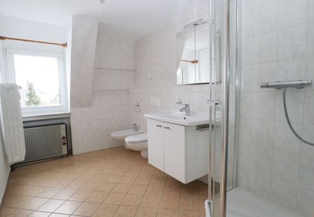 Jetzt mieten • 3 Zimmer • Einbauküche • Bad mit Dusche • Parkett • Garage • in Reichenbrand - Photo 4