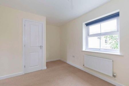 Brize Avenue Kingsway, Gloucester, GL2 - Photo 2