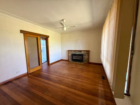 22 Lascelles Avenue, Viewbank - Photo 5