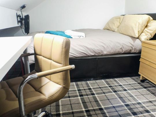 6 bedroom house share to rent - Photo 1