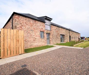 4 bedroom semi-detached villa to rent - Photo 3
